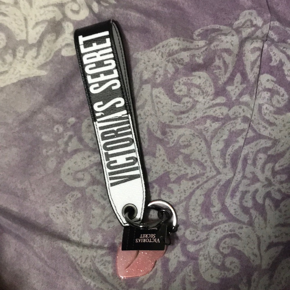 VICTORIA’S SECRET KEY HOLDER